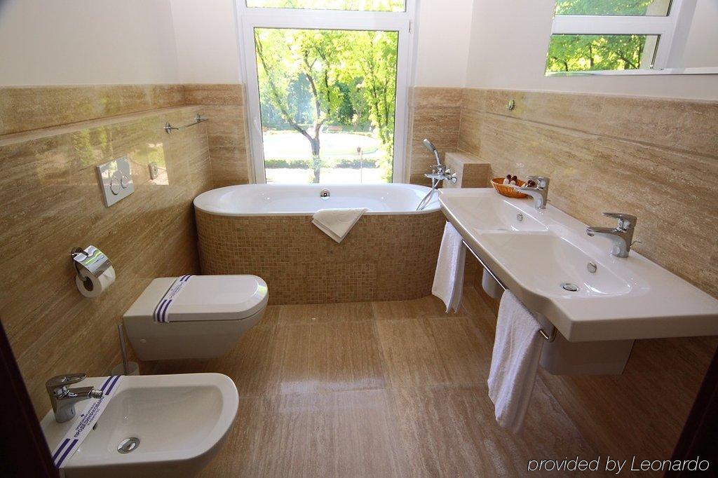 Delice Hotell Lviv Rum bild