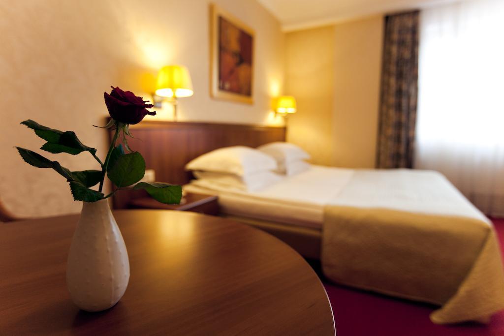 Delice Hotell Lviv Exteriör bild
